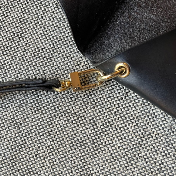 ✨ BCBG MAXAZRIA Wristlet / Clutch ✨ - Picture 7 of 9